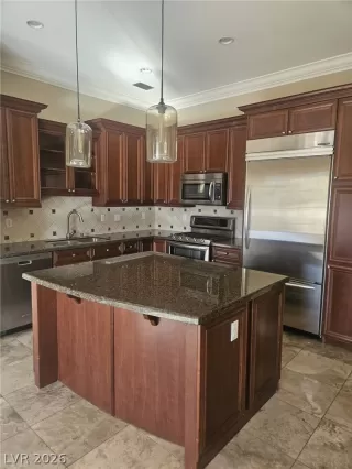 Photo #4: 2768949 Listing 