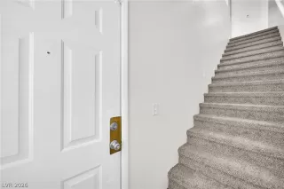 Photo #3: 2768990 Listing