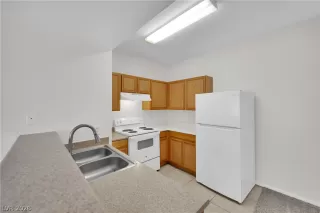 Photo #4: 2768990 Listing