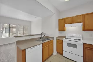 Photo #5: 2768990 Listing