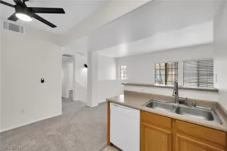 Photo #6: 2768990 Listing