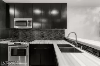 Photo #2: 2769085 Listing 