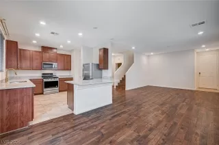 Photo #4: 2769114 Listing