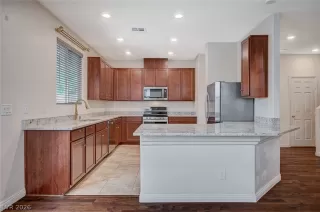 Photo #5: 2769114 Listing