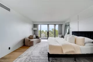 Photo #2: 2769434 Listing