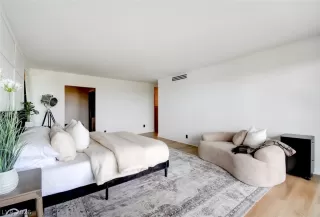 Photo #3: 2769434 Listing