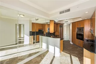 Photo #3: 2769493 Listing