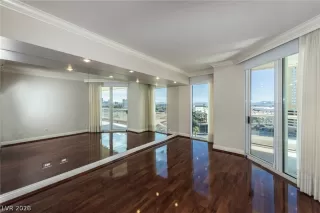 Photo #4: 2769493 Listing