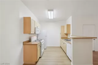 Photo #5: 2769591 Listing 