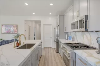 Photo #3: 2769613 Listing