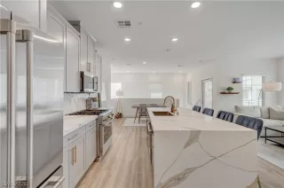 Photo #5: 2769613 Listing