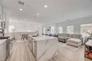 Photo #6: 2769613 Listing