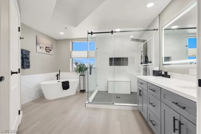 MLS: 2769656 Condo For Sale