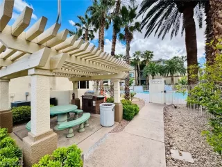 Photo #2: 2769681 Listing