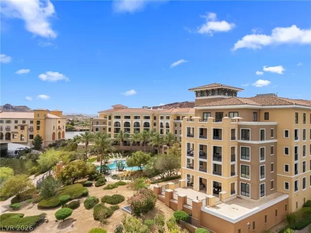 MLS: 2769745 Condo For Sale