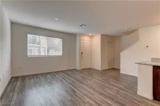 Photo #4: 2769802 Listing