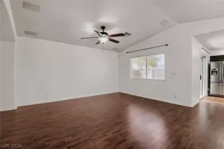 Photo #3: 2769809 Listing