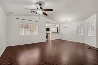 Photo #5: 2769809 Listing