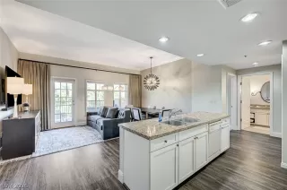Photo #6: 2769823 Listing