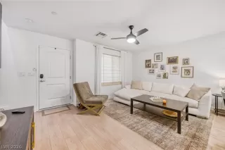 Photo #3: 2769836 Listing