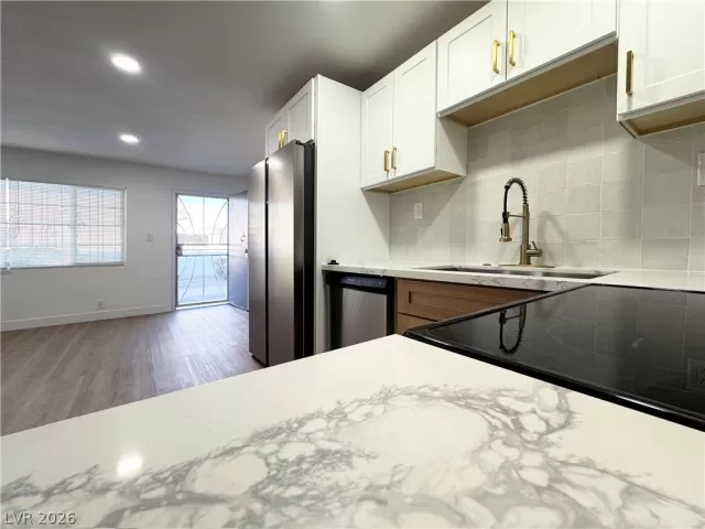 MLS: 2769930 Condo For Sale