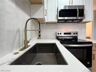 Photo #3: 2769930 Listing 