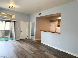 Photo #5: 2769947 Listing 