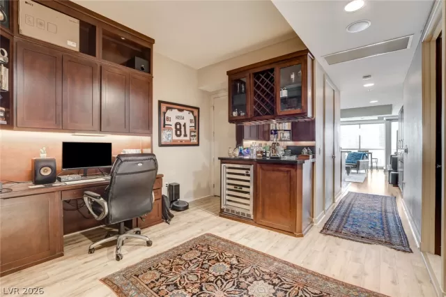 MLS: 2769965 Condo For Sale