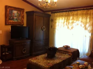 Photo #3: 2769968 Listing