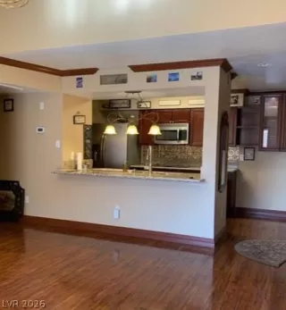 Photo #4: 2769968 Listing