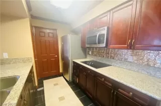 Photo #5: 2769968 Listing