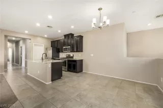 Photo #4: 2769976 Listing