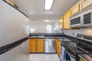 Photo #5: 2770015 Listing 