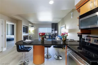 Photo #5: 2770018 Listing 