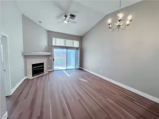 Photo #4: 2770021 Listing 