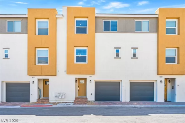 MLS: 2770031 Condo For Sale