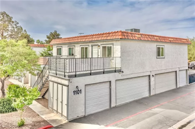 MLS: 2770036 Condo For Sale