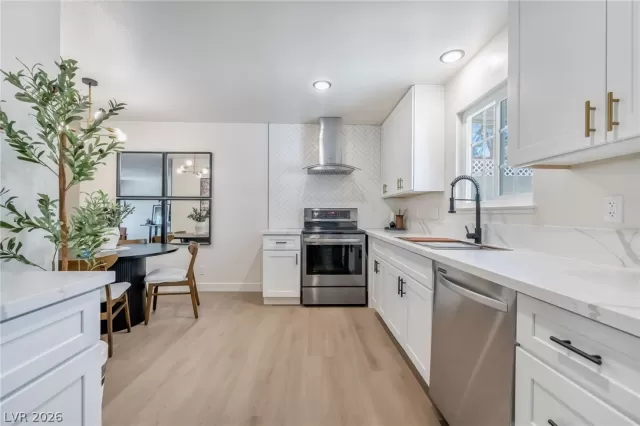 MLS: 2770052 Condo For Sale