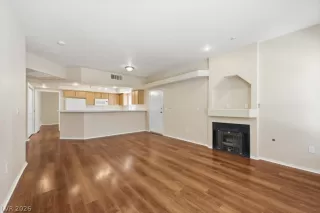 Photo #4: 2770066 Listing