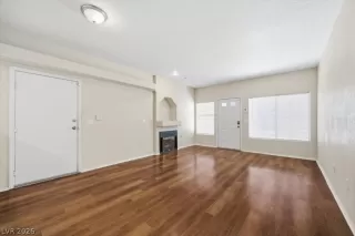 Photo #5: 2770066 Listing