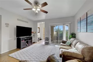 Photo #2: 2770146 Listing