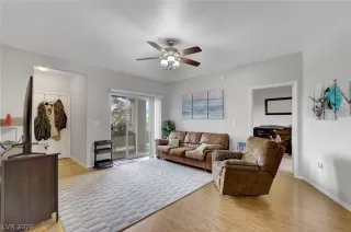 Photo #3: 2770146 Listing