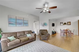 Photo #4: 2770146 Listing