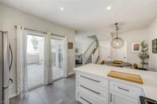 Photo #2: 2770156 Listing 