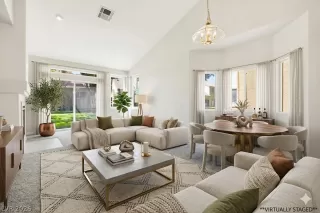 Photo #4: 2770188 Listing