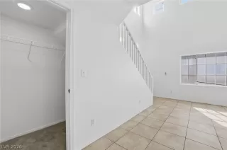 Photo #6: 2770209 Listing