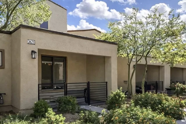 MLS: 2770235 Condo For Sale