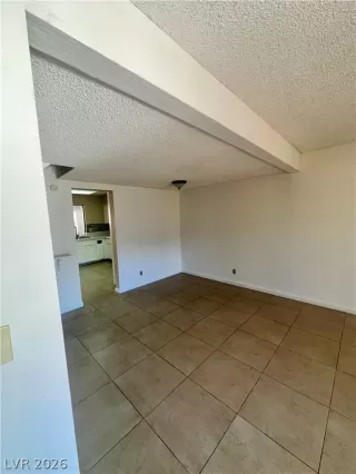 Photo #6: 2770237 Listing 