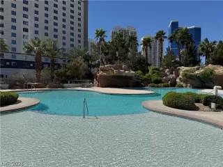 Photo #5: 2770246 Listing 