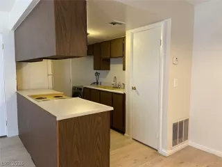 Photo #5: 2770252 Listing 